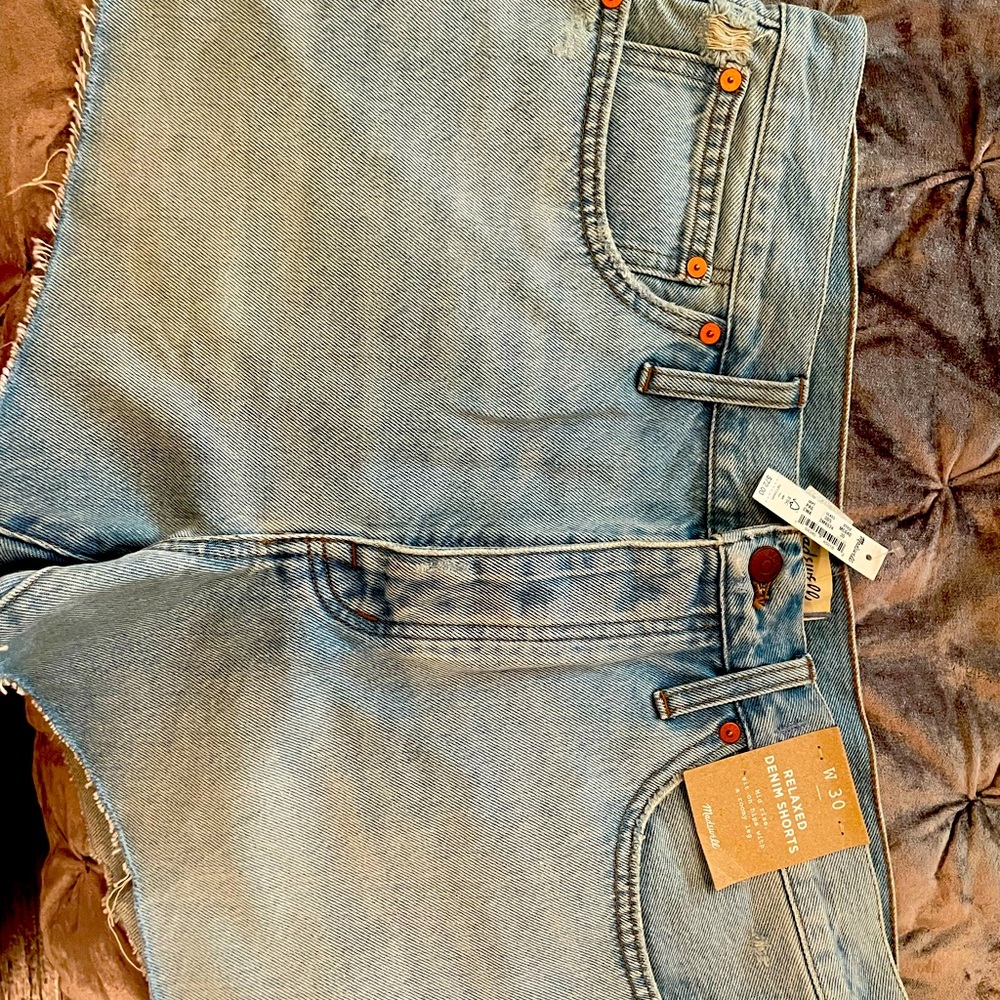 Relaxed denim shorts